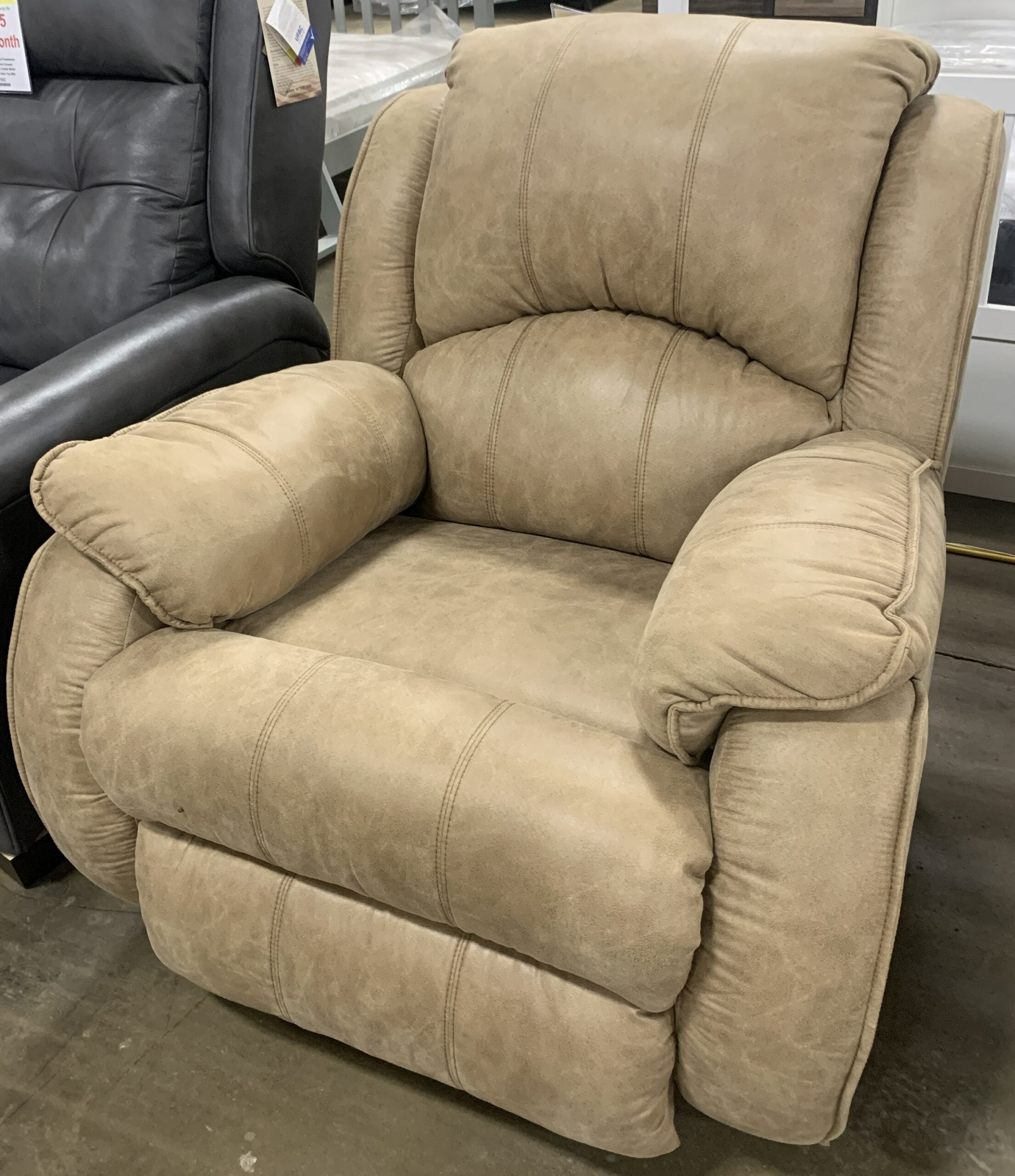 Cagney Recliner