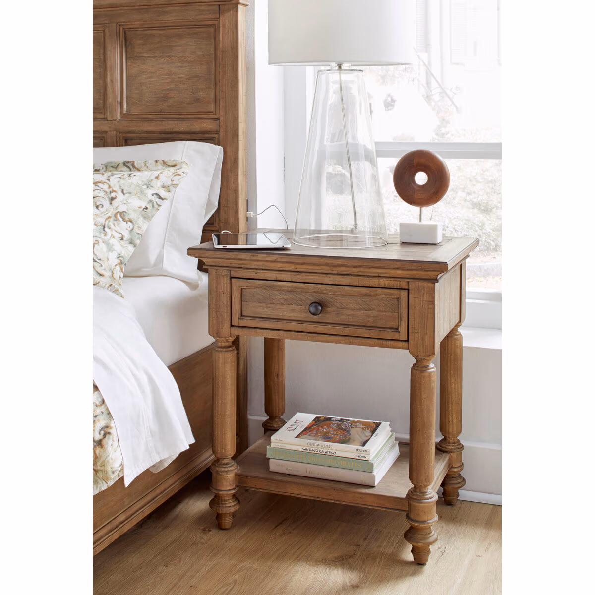 Hensley 1 Drawer Nightstand I3002-451 - Image 3