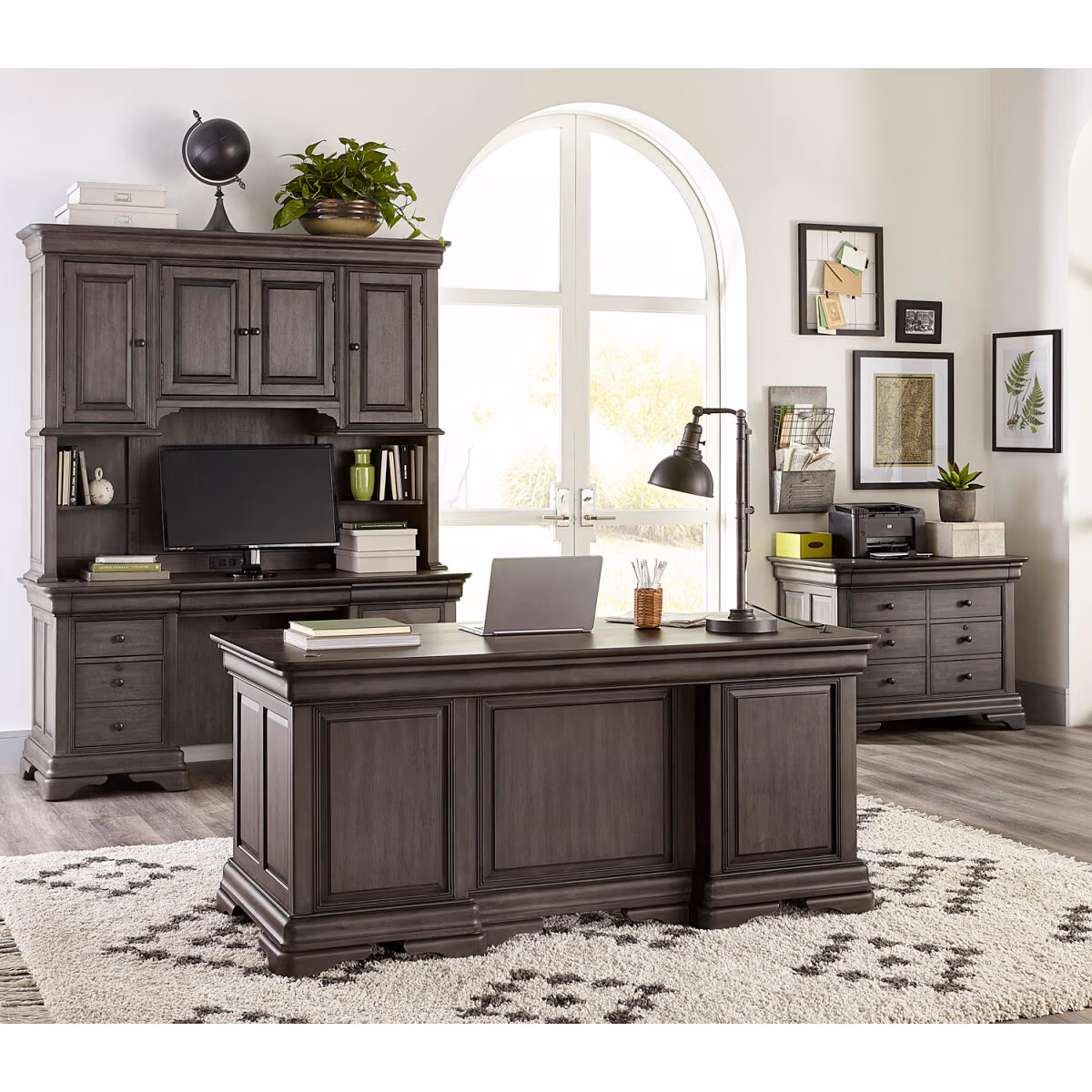Sinclair 68" Executive Desk I224-303 - Image 4