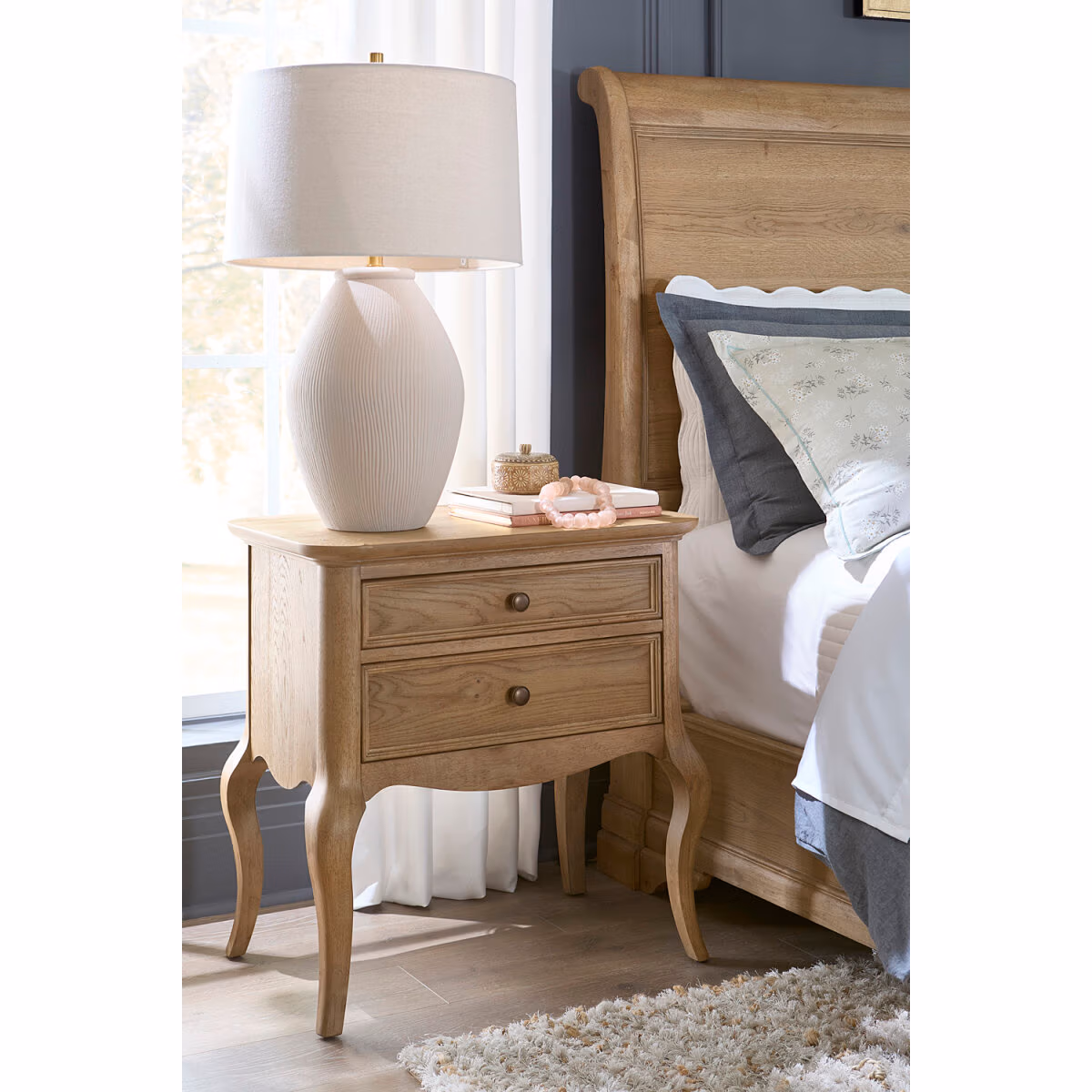 Chateau Philippe Cabriole Nightstand I3290-452 - Image 3