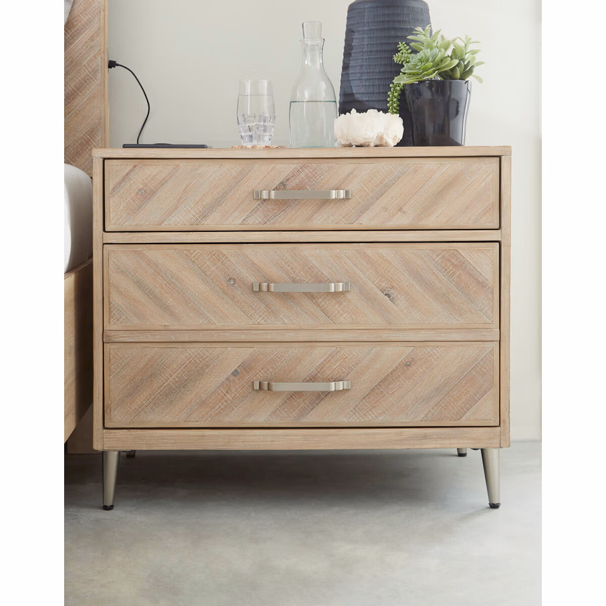 Maddox Liv360 Nightstand I644-449 - Image 3