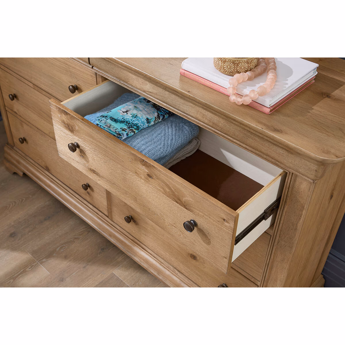 Chateau Philippe Dresser I3290-453 - Image 6