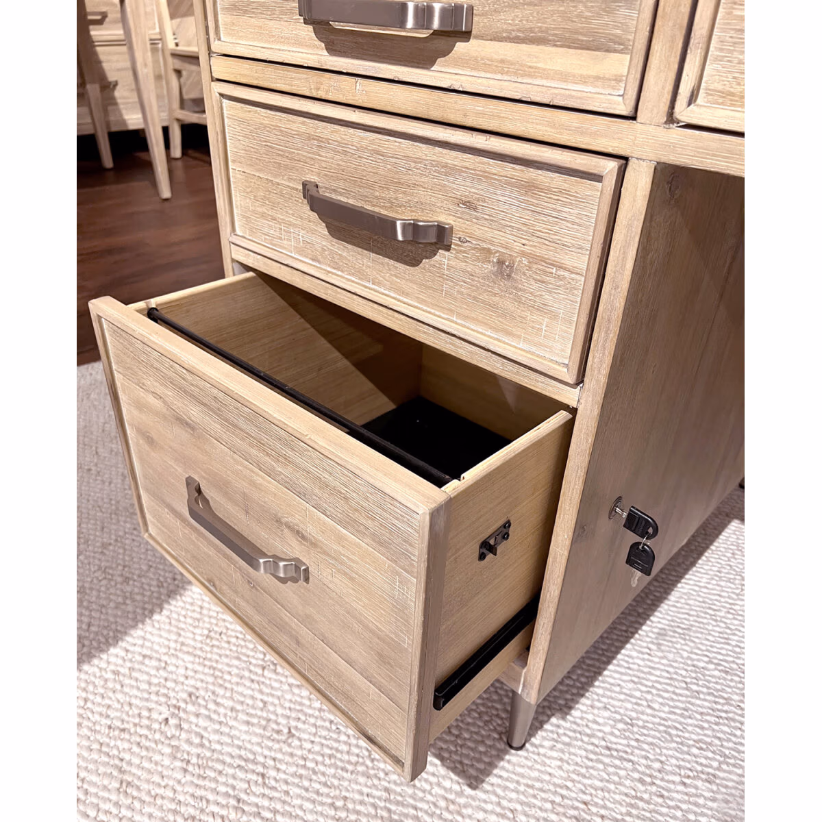 Maddox 66" Executive Desk I644-303 - Image 5