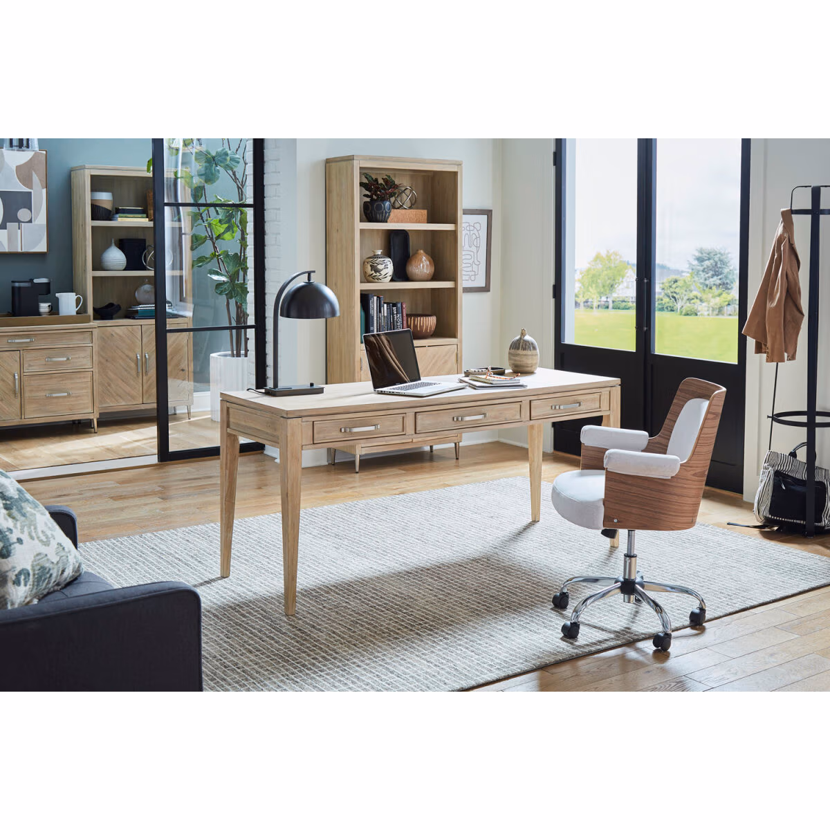 Maddox Door Bookcase I644-332 - Image 6